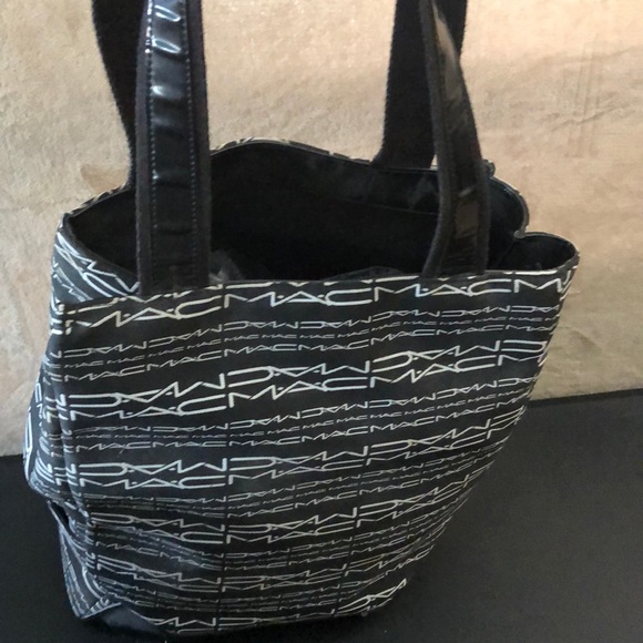 🌺🥰 MAC Train case , Tote Bag & Makeup Bundle 🌺 - Picture 8 of 8